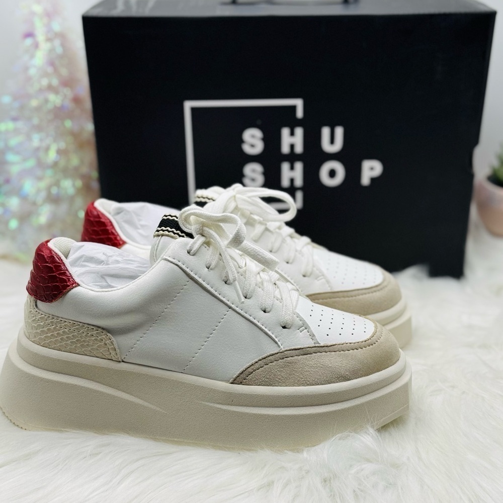 SHUSHOP Woman’s Skylar Retro Sneakers,  Size 6.5